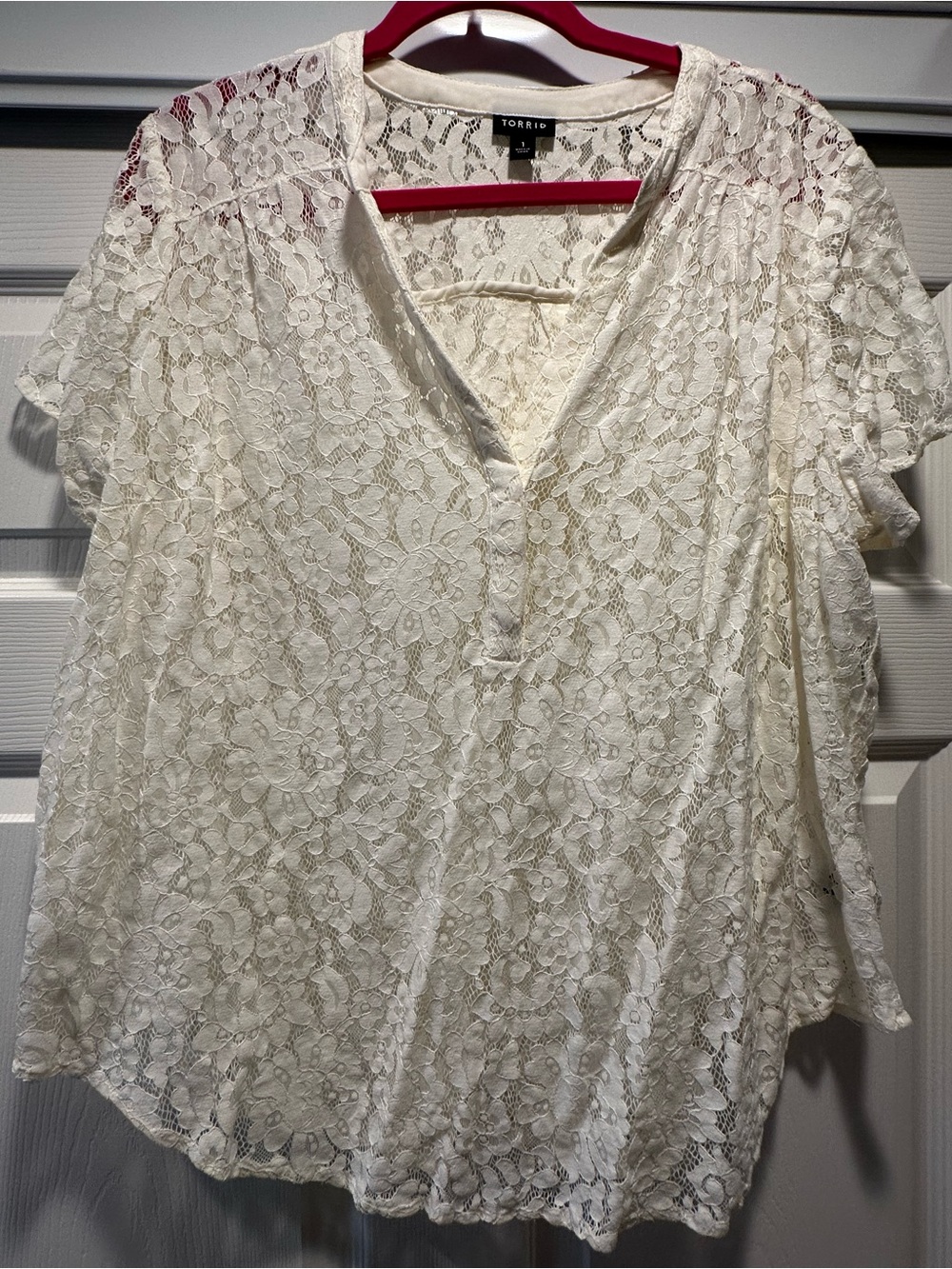 torrid Cream Lace V-Neck Short Sleeve Blouse NWOT